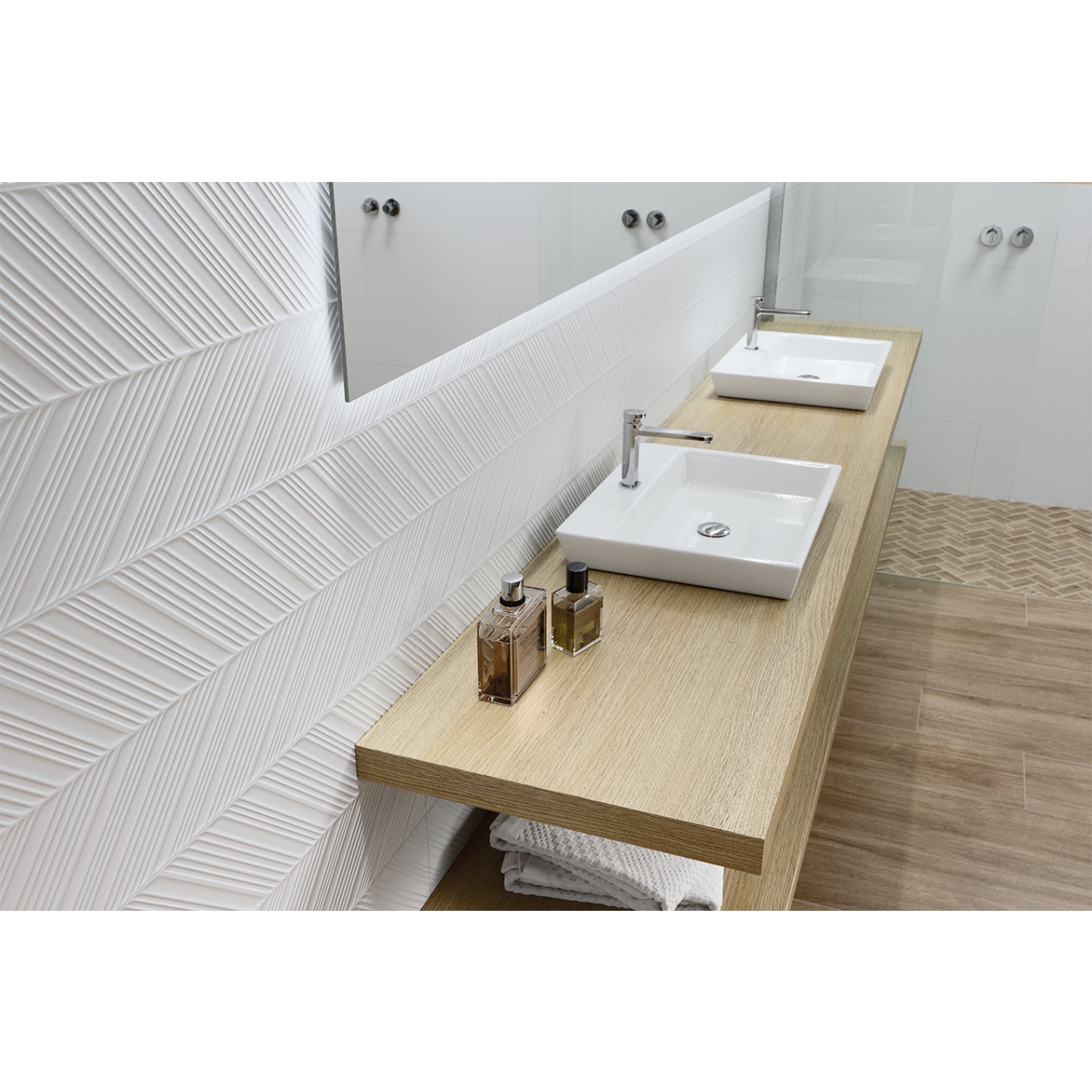 Keraben Superwhite Dekor weiß Spire matt - Silk Touch 30x90 cm