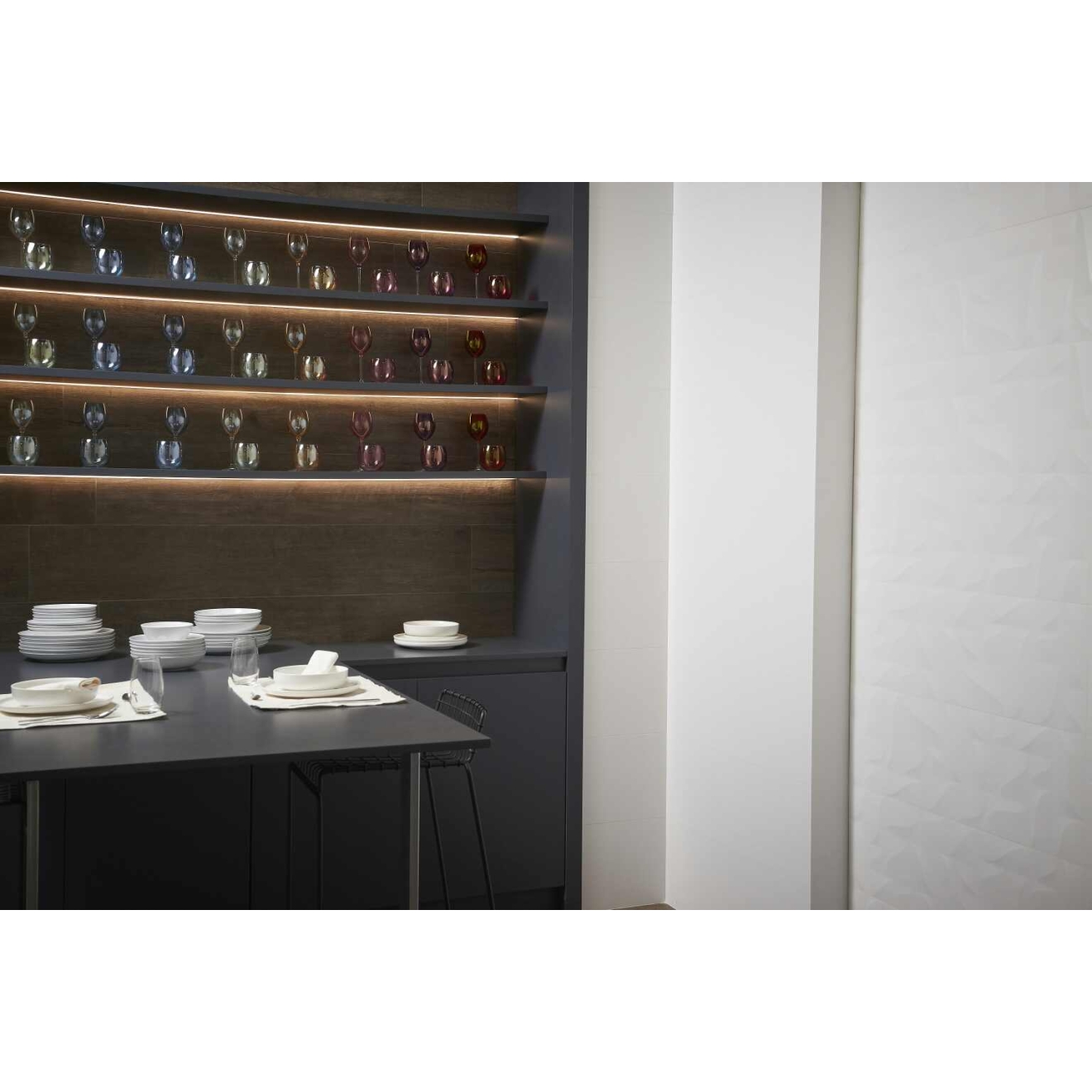 Keraben Superwhite Dekor weiß Geometric matt - Silk Touch 30x60 cm