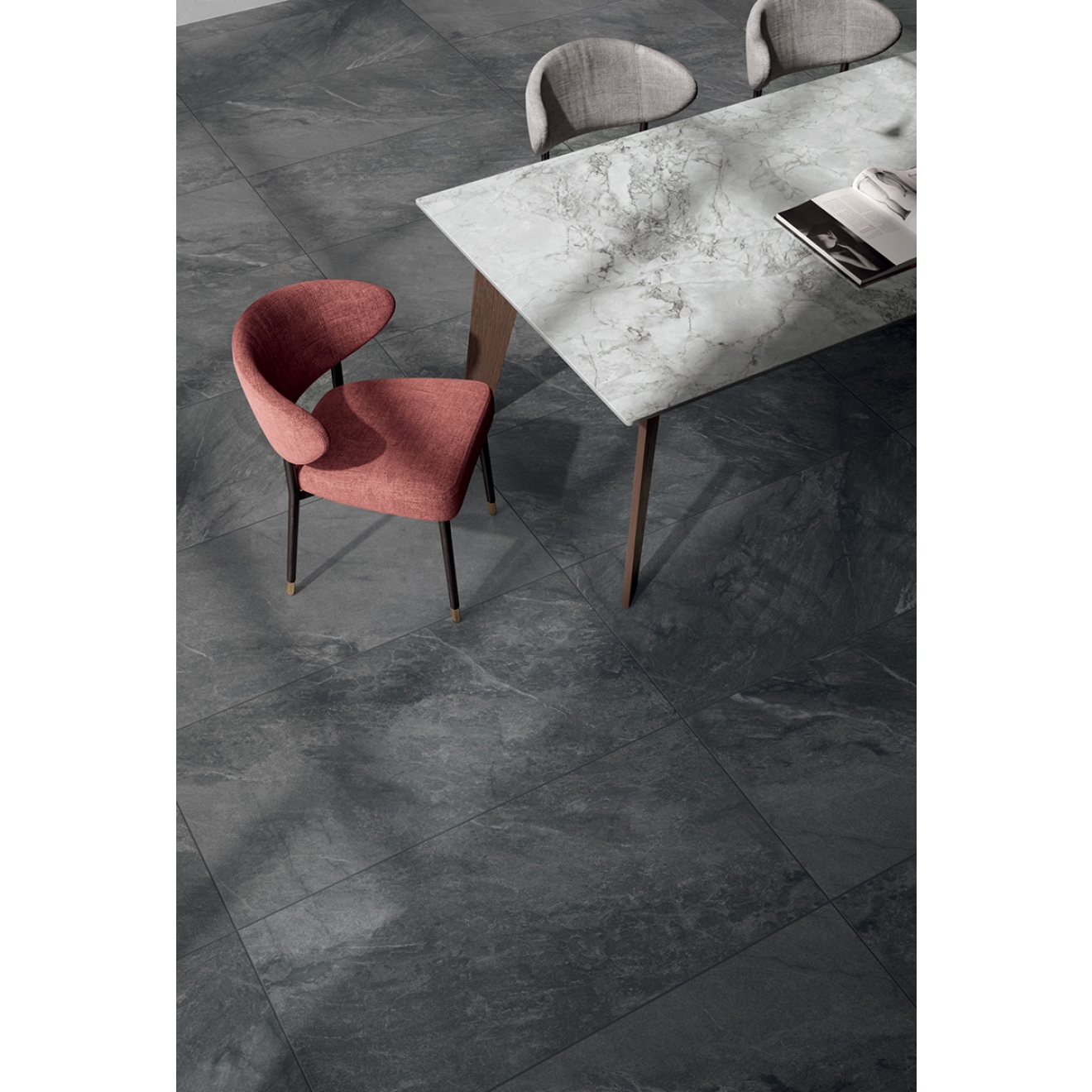 Flaviker Blue Savoy Boden- und Wandfliese Graphite 120x120 cm