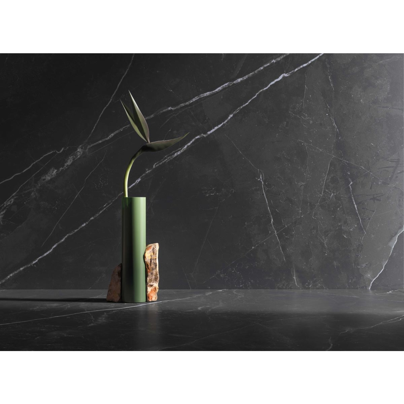 Flaviker Supreme Memories Boden- und Wandfliese Dark Stone matt 60x120 cm