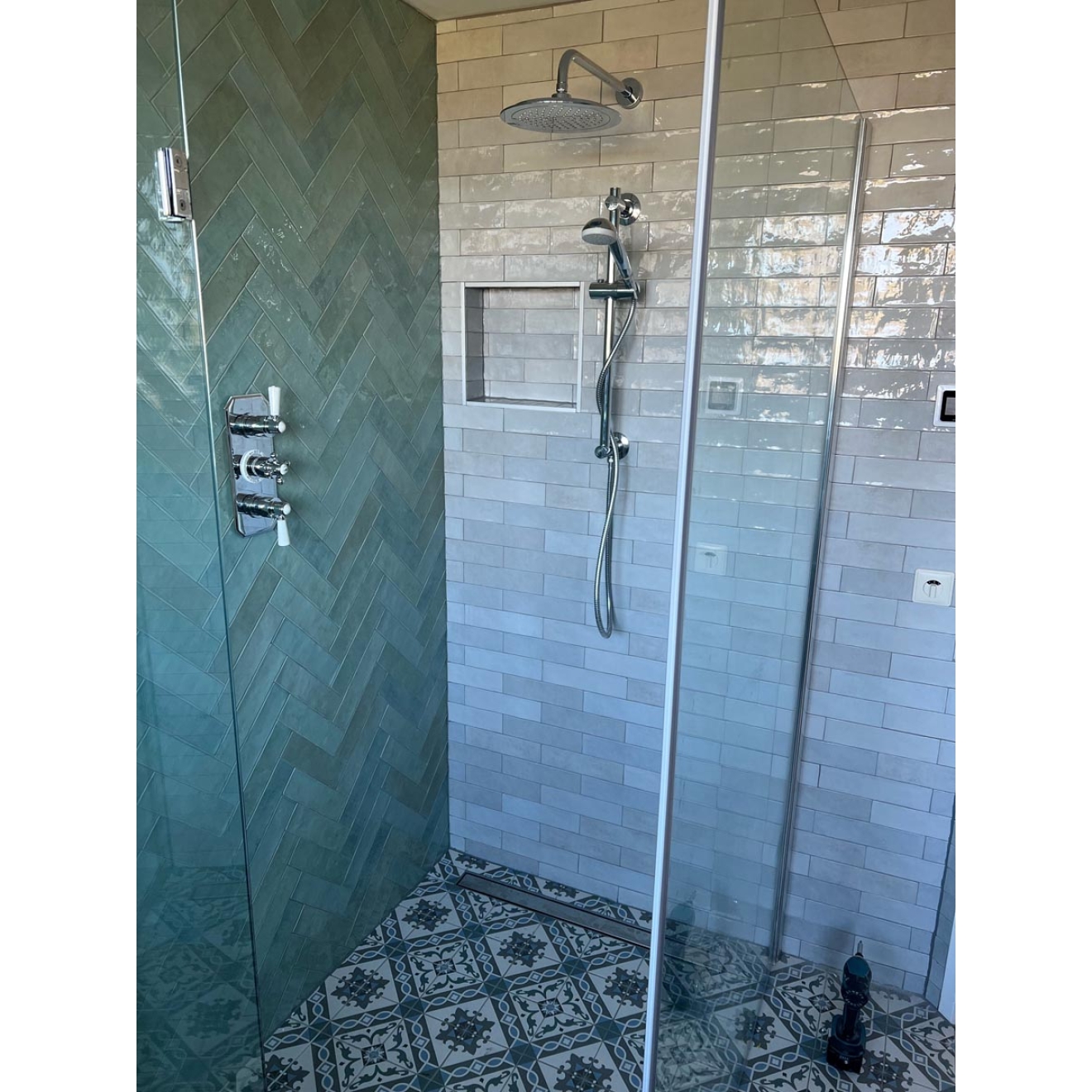 Revoir Paris Atelier Gris glänzend Wandfliese 6,2x25 cm