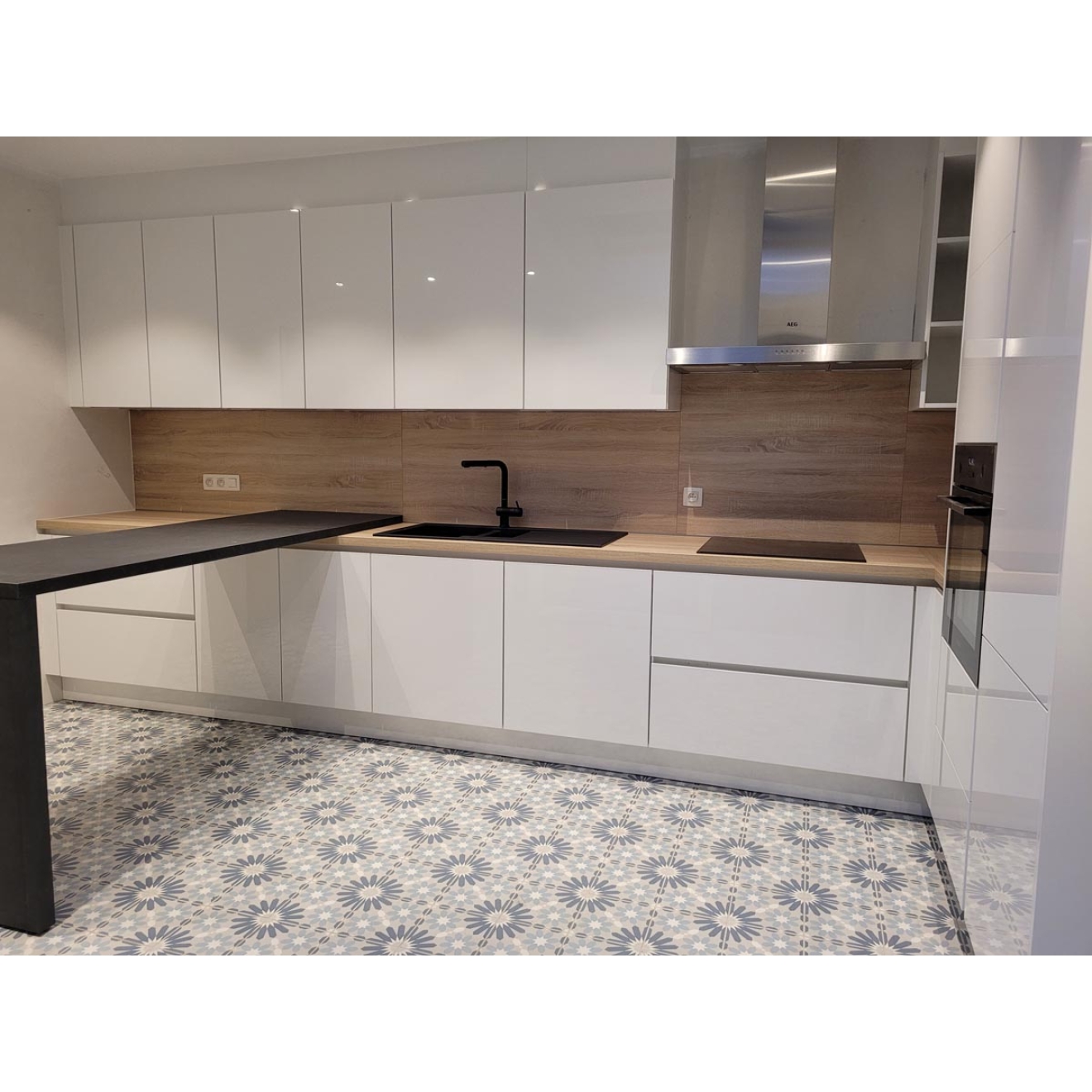 Revoir Paris La Madeleine Syrah Bleu matt Wand/Bodenfliese 20x20 cm