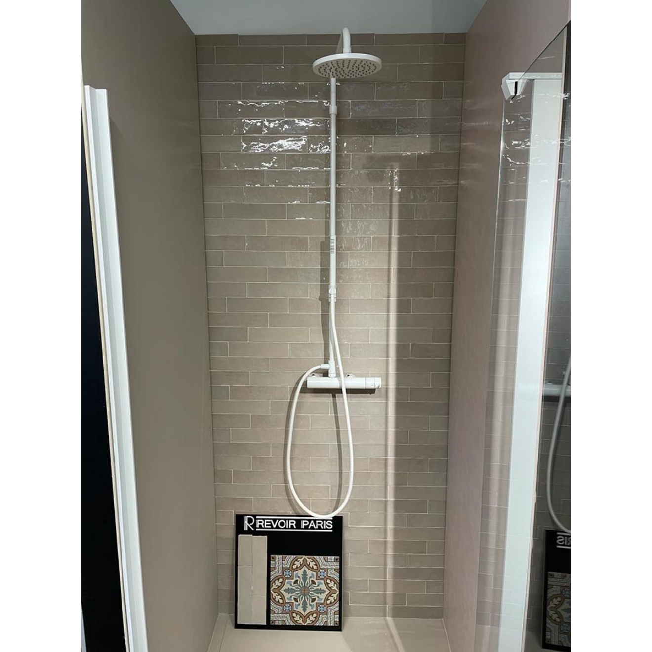 Revoir Paris Atelier Taupe glänzend Wandfliese 6,2x25 cm