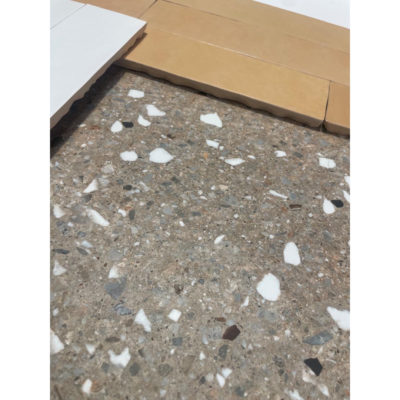 Revoir Paris Re-Bel Taupe matt Boden- und Wandfliese 60x60 cm