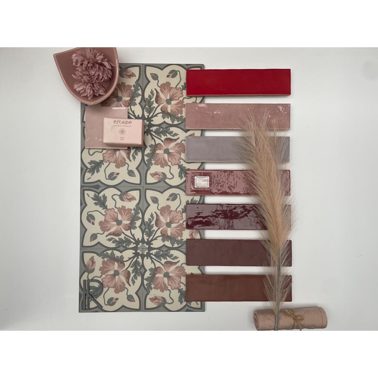 Revoir Paris Studio Carmin glänzend Wandfliese 6,2x25 cm