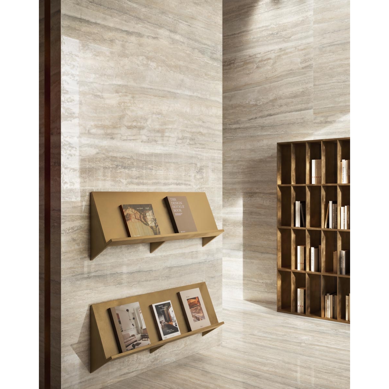 Fliese Sant Agostino Invictus in der Farbe Beige verlegt hinter Bücherregalen