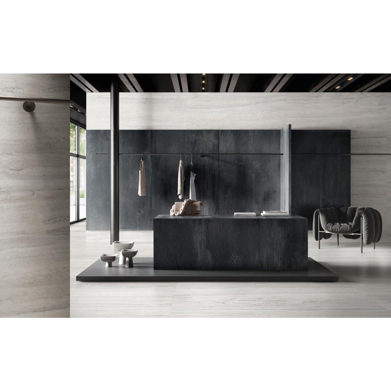 Fliese Sant Agostino Invictus in der Farbe White verlegt in einem Geschäft