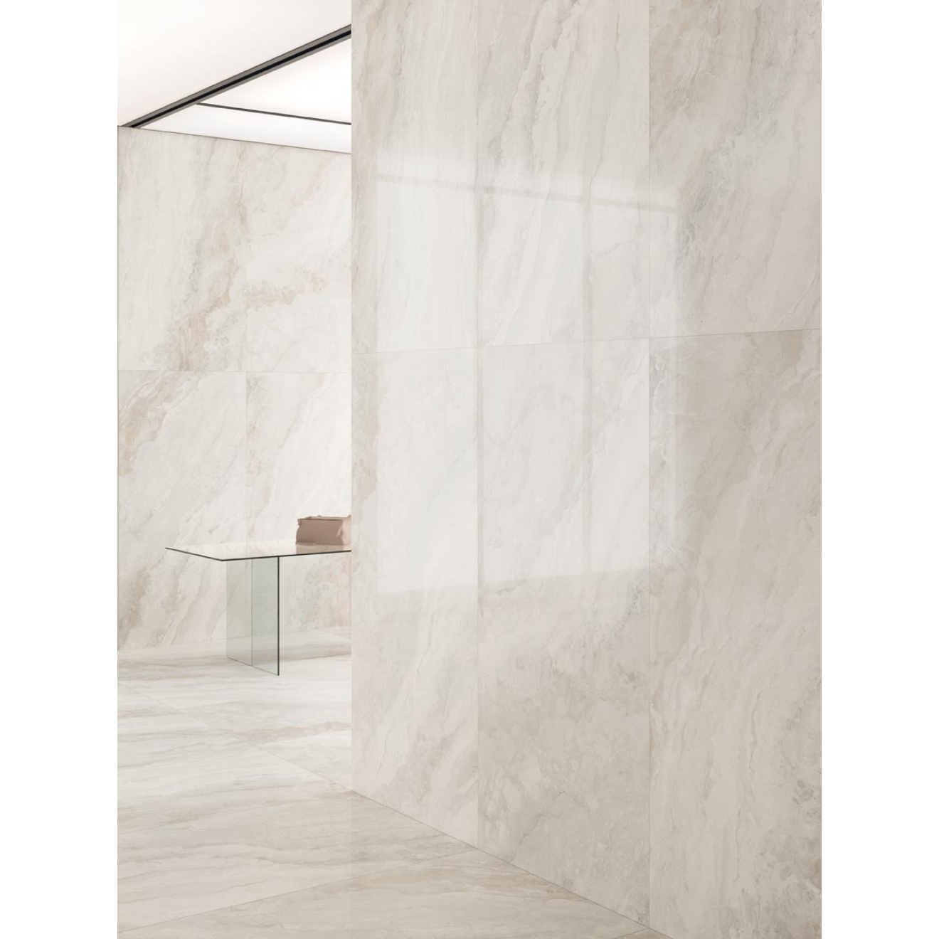 Fliese Sant Agostino Mystic in der Farbe Ivory verlegt an einer Ecke