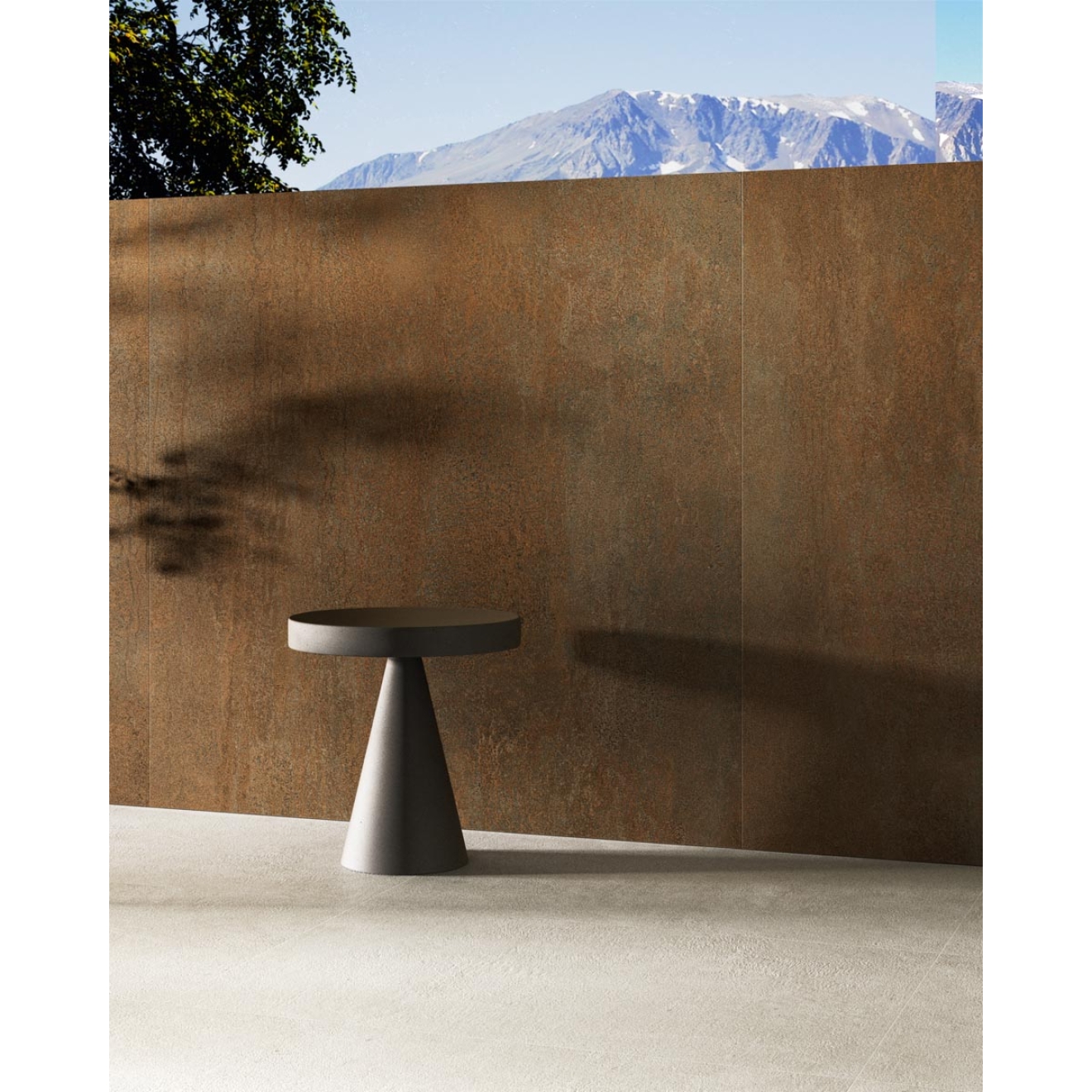 Fliese Sant Agostino Oxidart in der Farbe Copper verlegt auf einer Terrasse