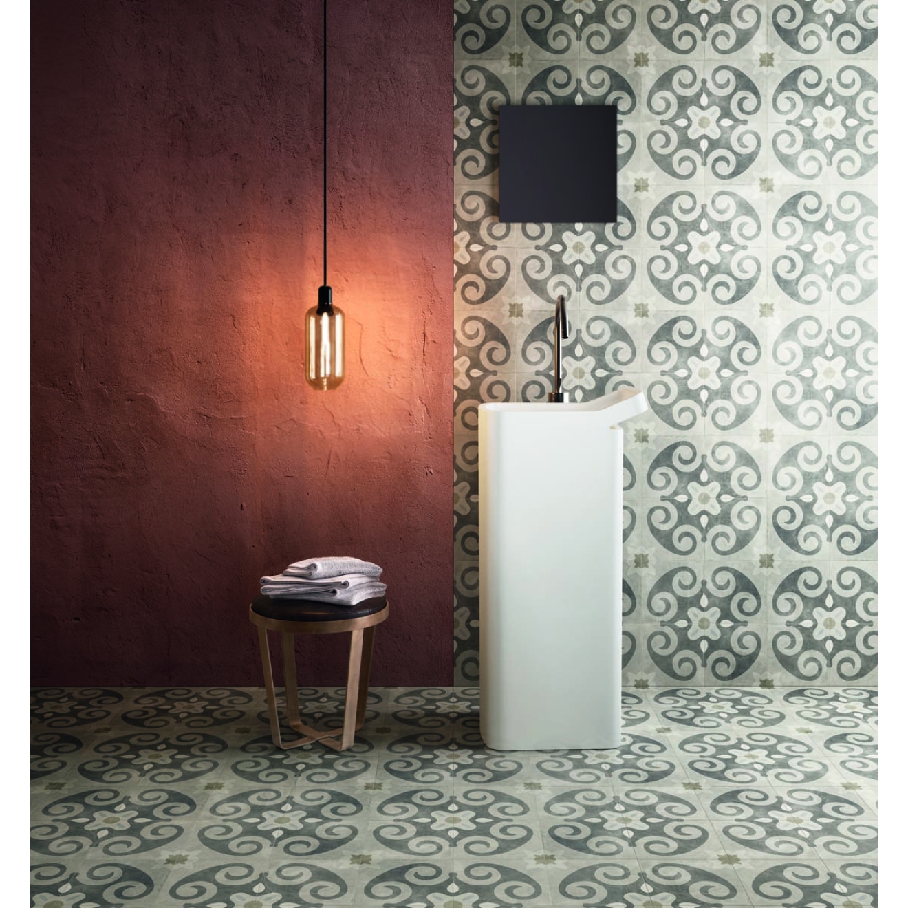 Fliese Sant Agostino Patchwork in der Farbe Classic 5 verlegt in einem Badezimmer