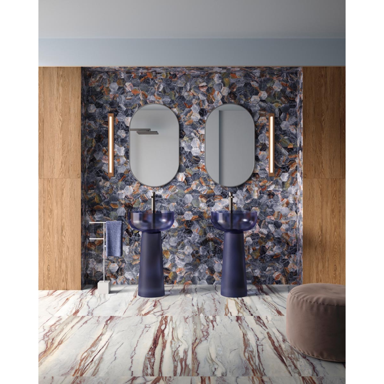 Fliese Sant Agostino Star in der Farbe Marble Indigo verlegt in einem Badezimmer