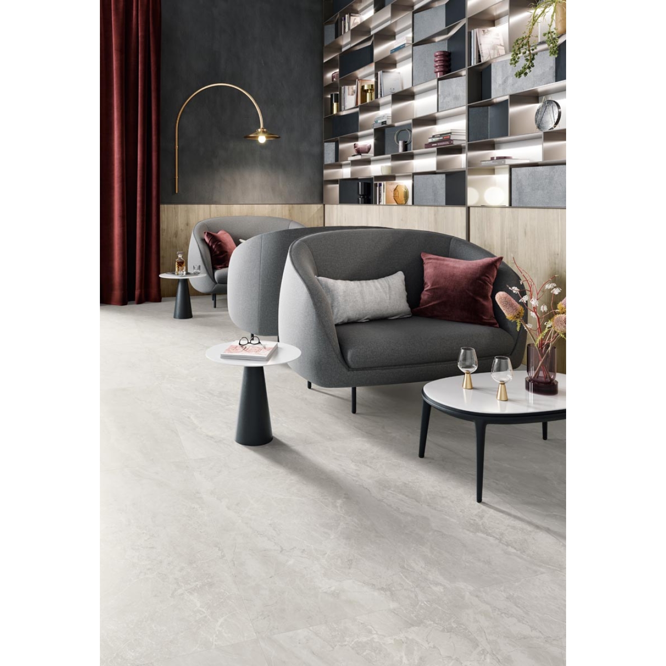 Fliese Sant Agostino Trumarmi in der Farbe Silver verlegt in einem Restaurant