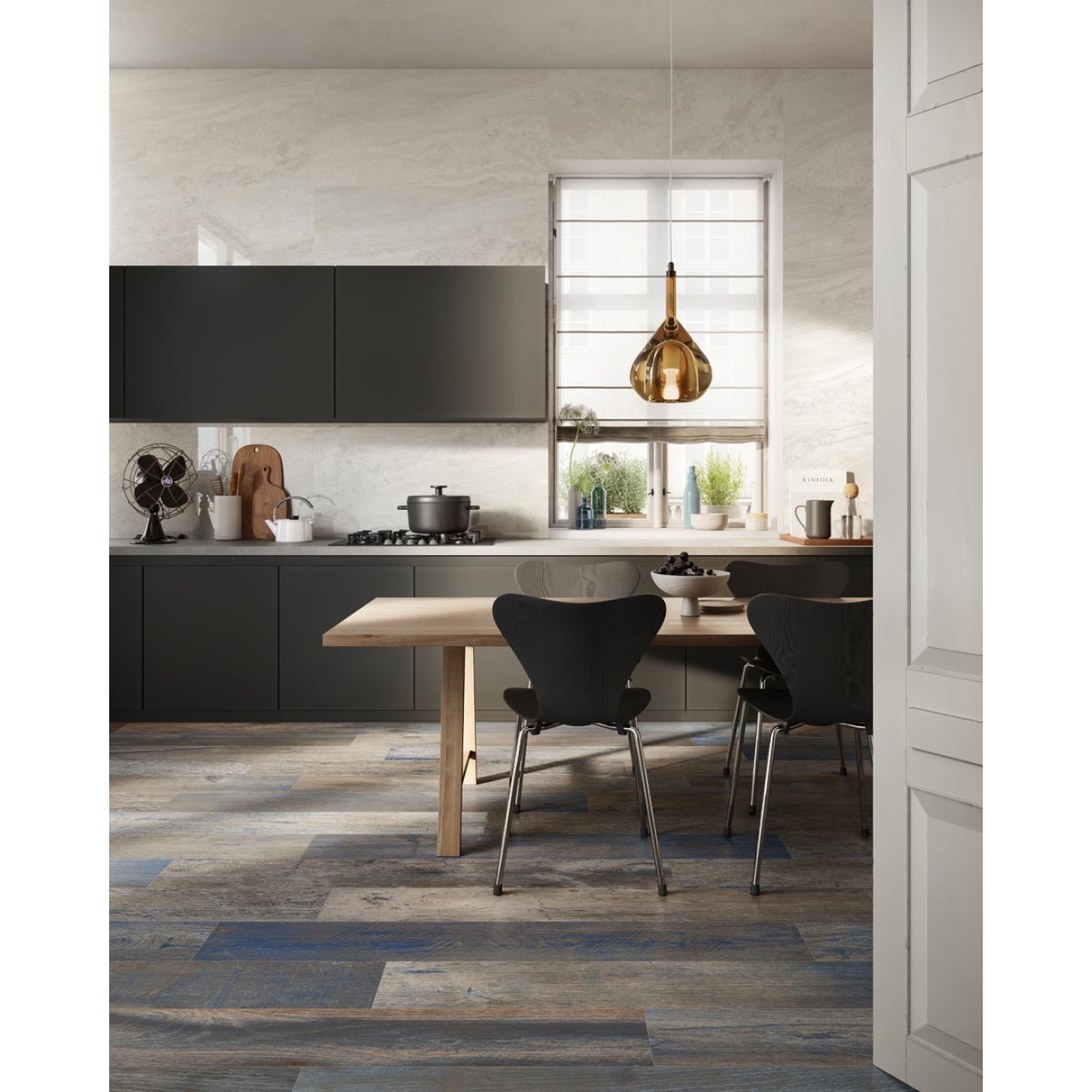 Fliese Sant Agostino Yorkwood in der Farbe Navy verlegt in einer Küche