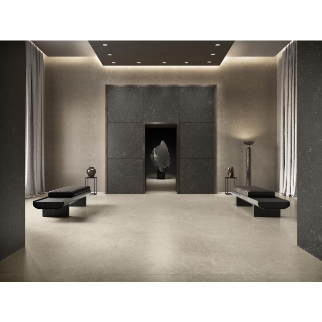 Fliese Cotto d'Este Legend in der Farbe Origin Black verlegt in einem Museum