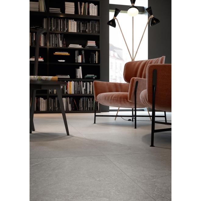 Fliese Cotto d'Este Lithos in der Farbe Stone verlegt in einer Lobby