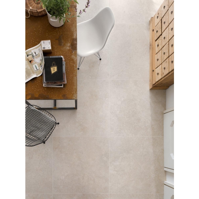 Fliese Cotto d'Este Secret Stone in der Farbe Mystery White verlegt in einem Büro