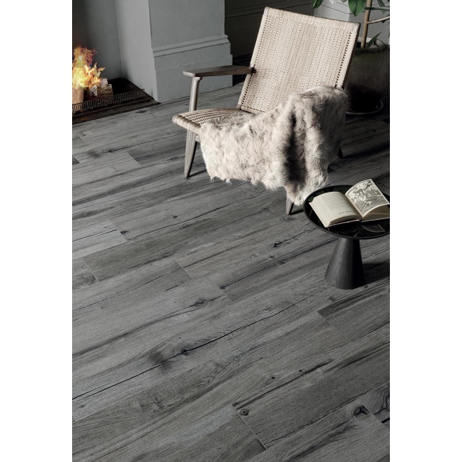 Flaviker Nordik Wood Bodenfliese Smoked 20x120 cm - Stärke: 9 mm - GRIP