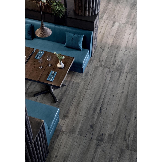Flaviker Nordik Wood Bodenfliese Smoked 20x120 cm - Stärke: 9 mm - GRIP