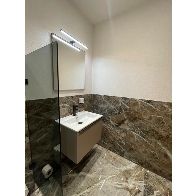 Fliese Florim Creative Design Nature Mood in der Farbe Mountain Peak verlegt in einem Badezimmer