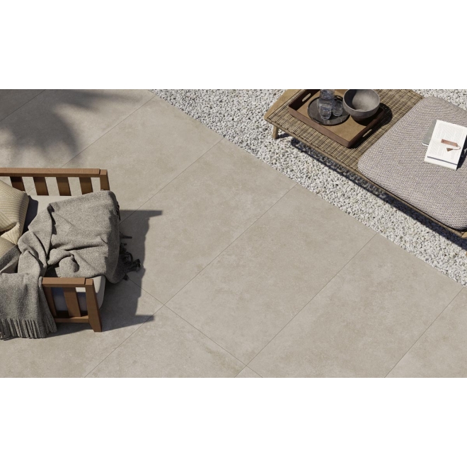 Terrassenplatte Pastorelli Yourself in der Farbe Creme verlegt auf einer Terrasse