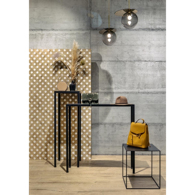 Fliese Sant Agostino Form in der Farbe Cement verlegt in einem Geschäft