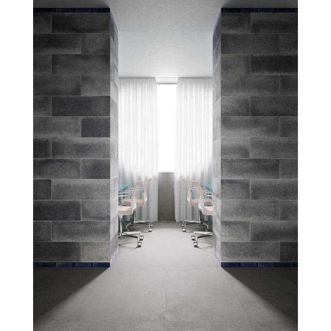 Dekor Sant Agostino Logic in der Farbe Tecno 1 verlegt in einem Büro