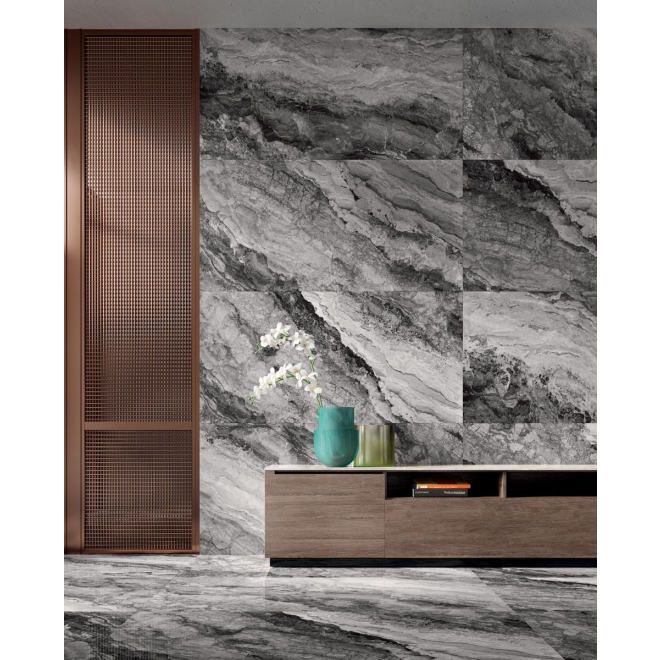 Fliese Sant Agostino Mystic in der Farbe Dark verlegt hinter einem Schrank