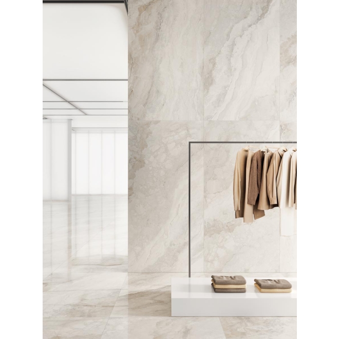 Fliese Sant Agostino Mystic in der Farbe Ivory verlegt hinter einer Kleiderstange