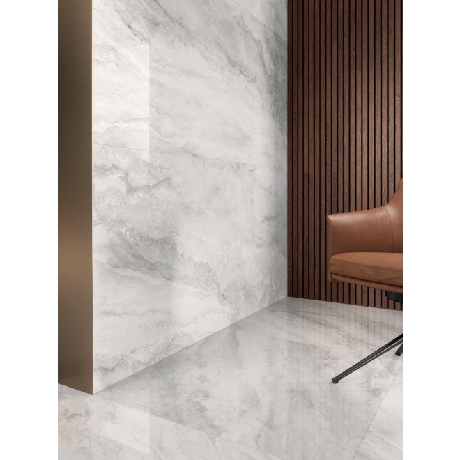 Fliese Sant Agostino in der Farbe Pearl verlegt in einer Ecke