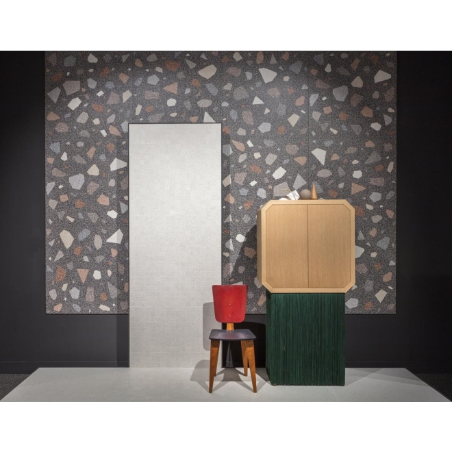 Fliese Sant Agostino Newdeco in der Farbe Light ausgestellt