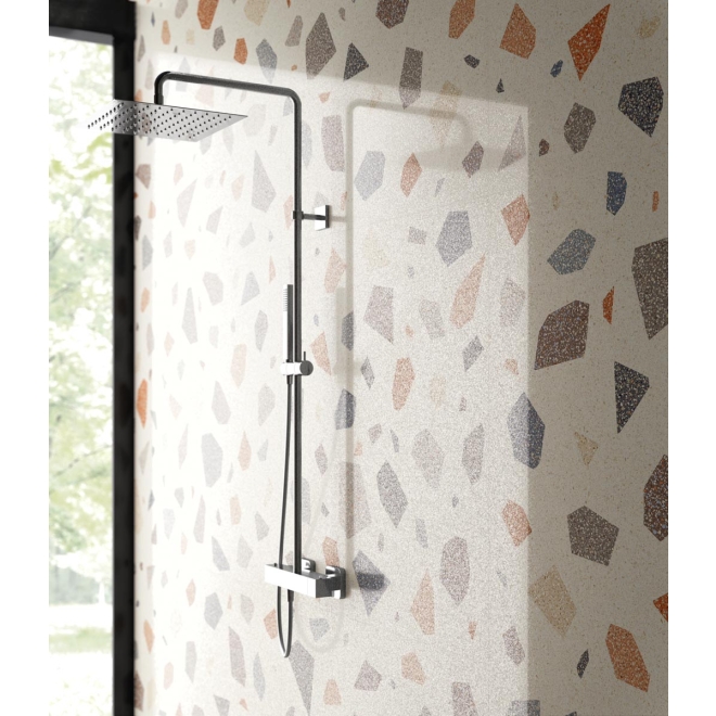 Fliese Sant Agostino Newdeco in der Farbe Palladian Light verlegt in einer Dusche