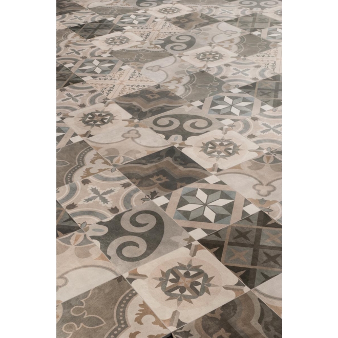 Fliese Sant Agostino Patchwork in der Farbe Classic Mix verlegt in einem Badezimmer