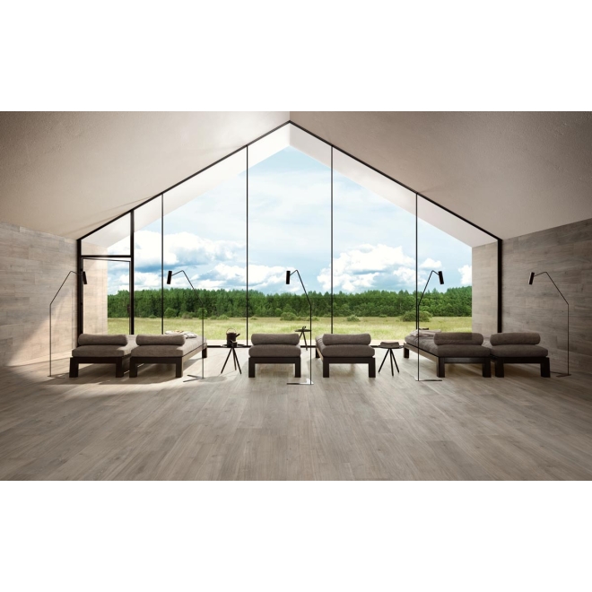 Bodenfliese Sant Agostino Primewood in der Farbe Taupe verlegt in einem Spa