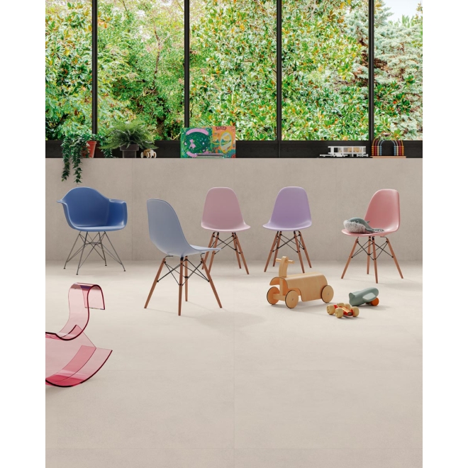 Fliese Sant Agostino Sable in der Farbe Cement verlegt in einem Kindergarten