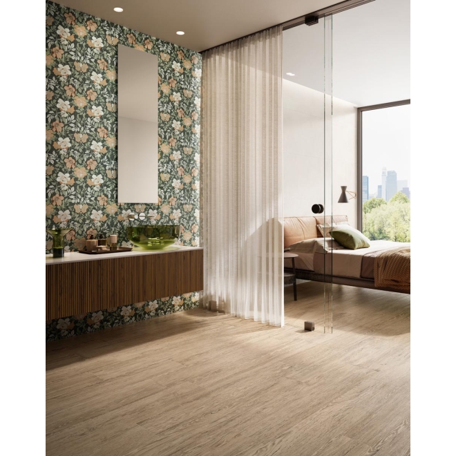 Fliese Sant Agostino Sunwood in der Farbe Jardin 5 verlegt in einem Hotelzimmer