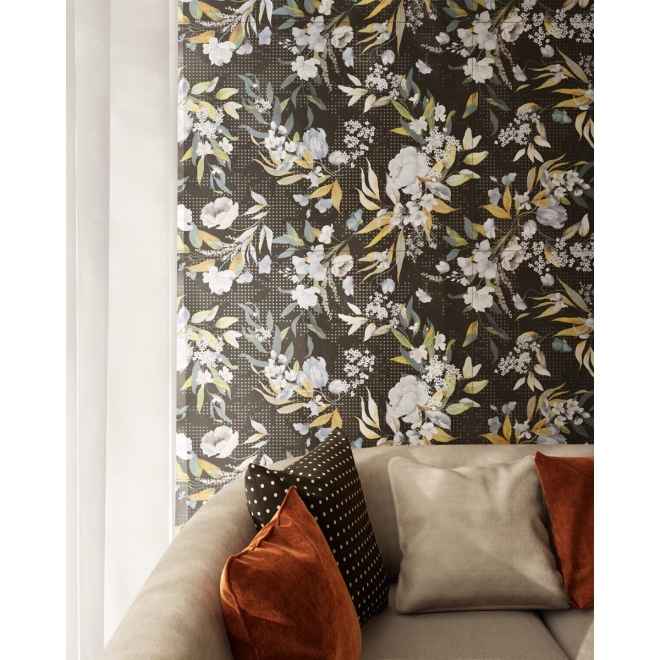 Fliese Sant Agostino Sunwood in der Farbe Jardin 7 verlegt hinter einem Sofa