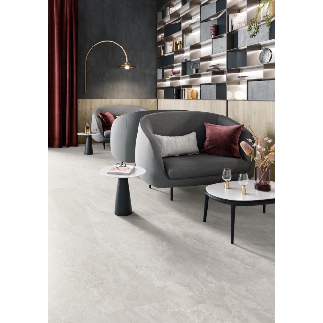 Fliese Sant Agostino Trumarmi in der Farbe Silver verlegt in einem Restaurant