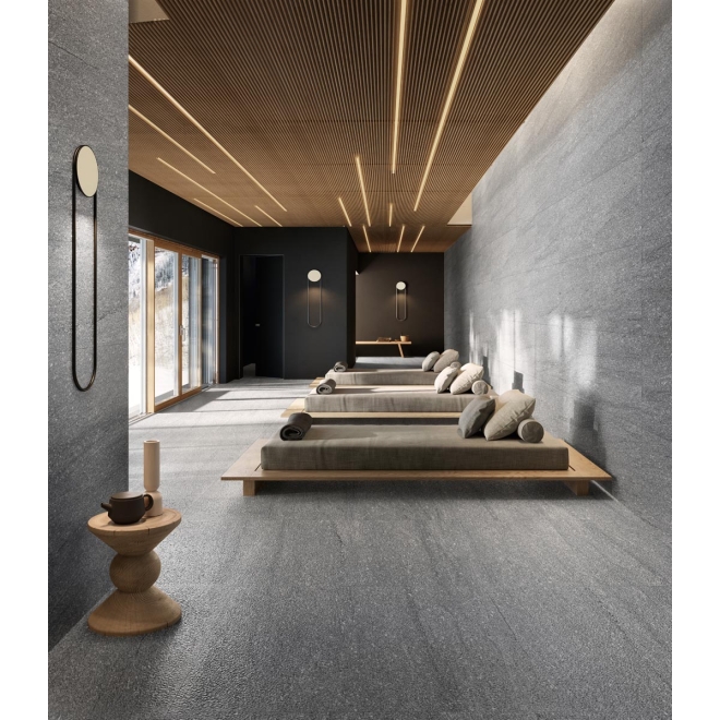 Fliese Sant Agostino Unionstone in der Farbe London Grey verlegt in einem Spa