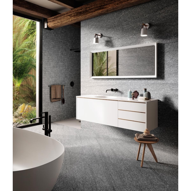 Fliese Sant Agostino Unionstone in der Farbe London Grey verlegt in einem Badezimmer