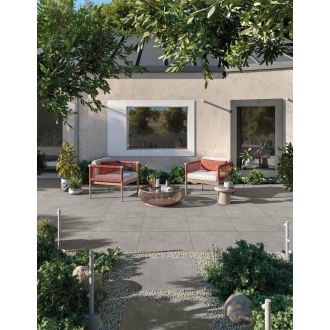 Fliese Mirage Nyuma in der Farbe Torching verlegt auf einer Terrasse