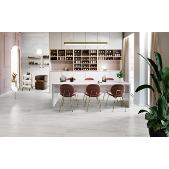 Fliese Sant Agostino Akoya in der Farbe Silver verlegt in einem Schönheitssalon