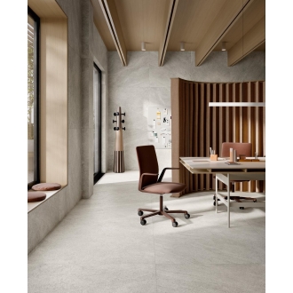 Fliese Sant Agostino Bergstone in der Farbe Light verlegt in einem Büro