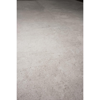 Fliese Sant Agostino Highstone in der Farbe Pearl verlegt