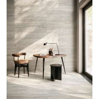 Fliese Sant Agostino Invictus in der Farbe Pearl verlegt in einem Wohnzimmer