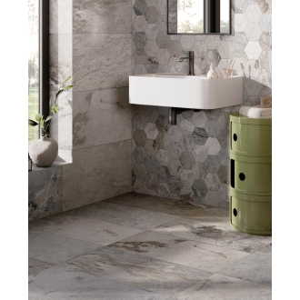 Mosaik Sant Agostino Metastone in der Farbe Fog verlegt hinter einem Waschbecken