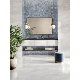 Mosaik Sant Agostino Paradiso in der Farbe Navy verlegt in einem Badezimmer