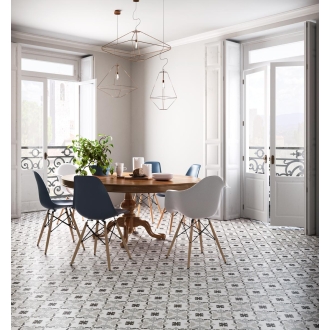 Fliese Sant Agostino Patchwork in der Farbe B&W 3 verlegt in einem Wohnzimmer