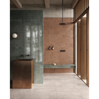 Fliese Sant Agostino Pixel in der Farbe Aloe verlegt in einem Spa