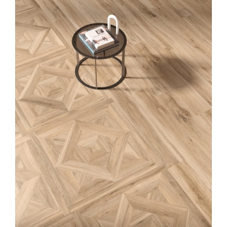 Fliese Sant Agostino Ricordi in der Farbe Glam 1 verlegt unter einem Tisch