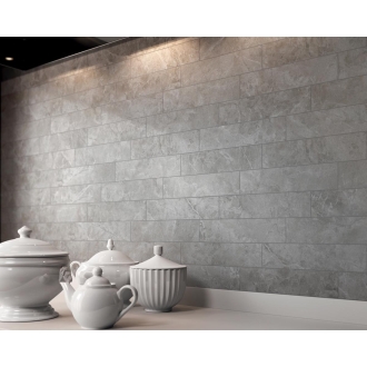 Fliese Sant Agostino Themar in der Farbe Grigio Savoia verlegt in einer Küche